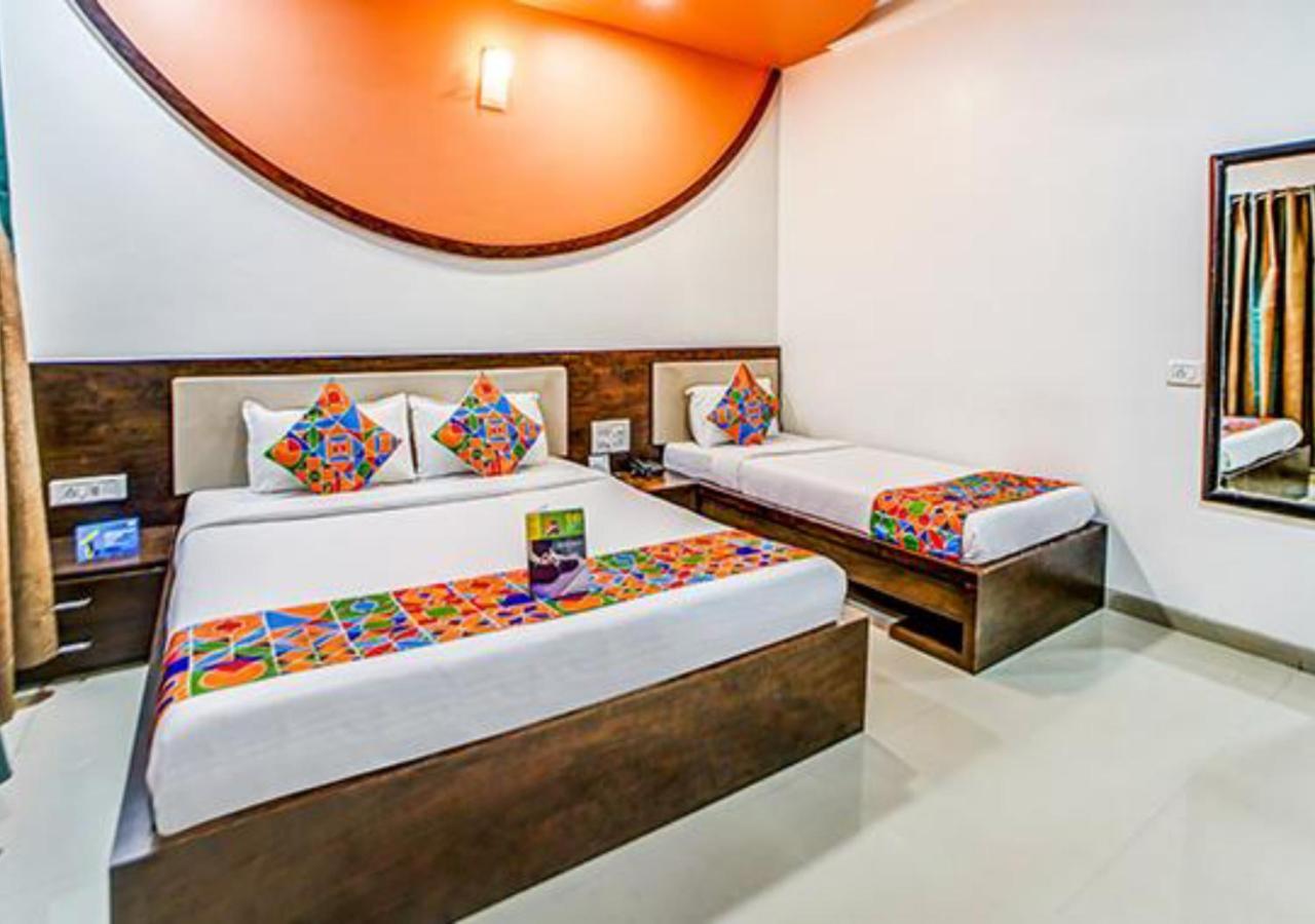 Hotel Adore Palace Mumbai Bagian luar foto