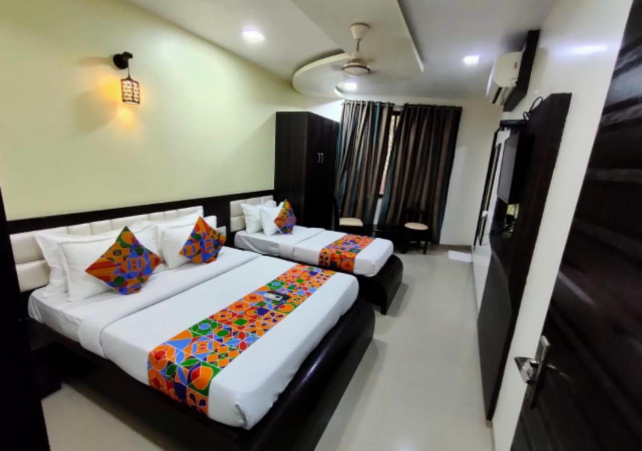 Hotel Adore Palace Mumbai Bagian luar foto